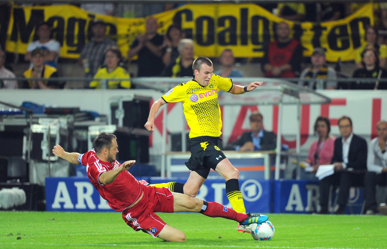 水果机游戏在线试玩-官方：格罗斯克罗伊茨入选多特传奇，效力6年出战236场斩获5冠